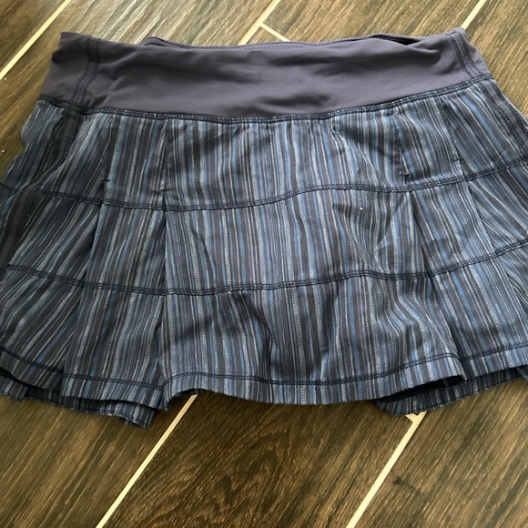 3 LULULEMON SKIRTS - Picture 6 of 7